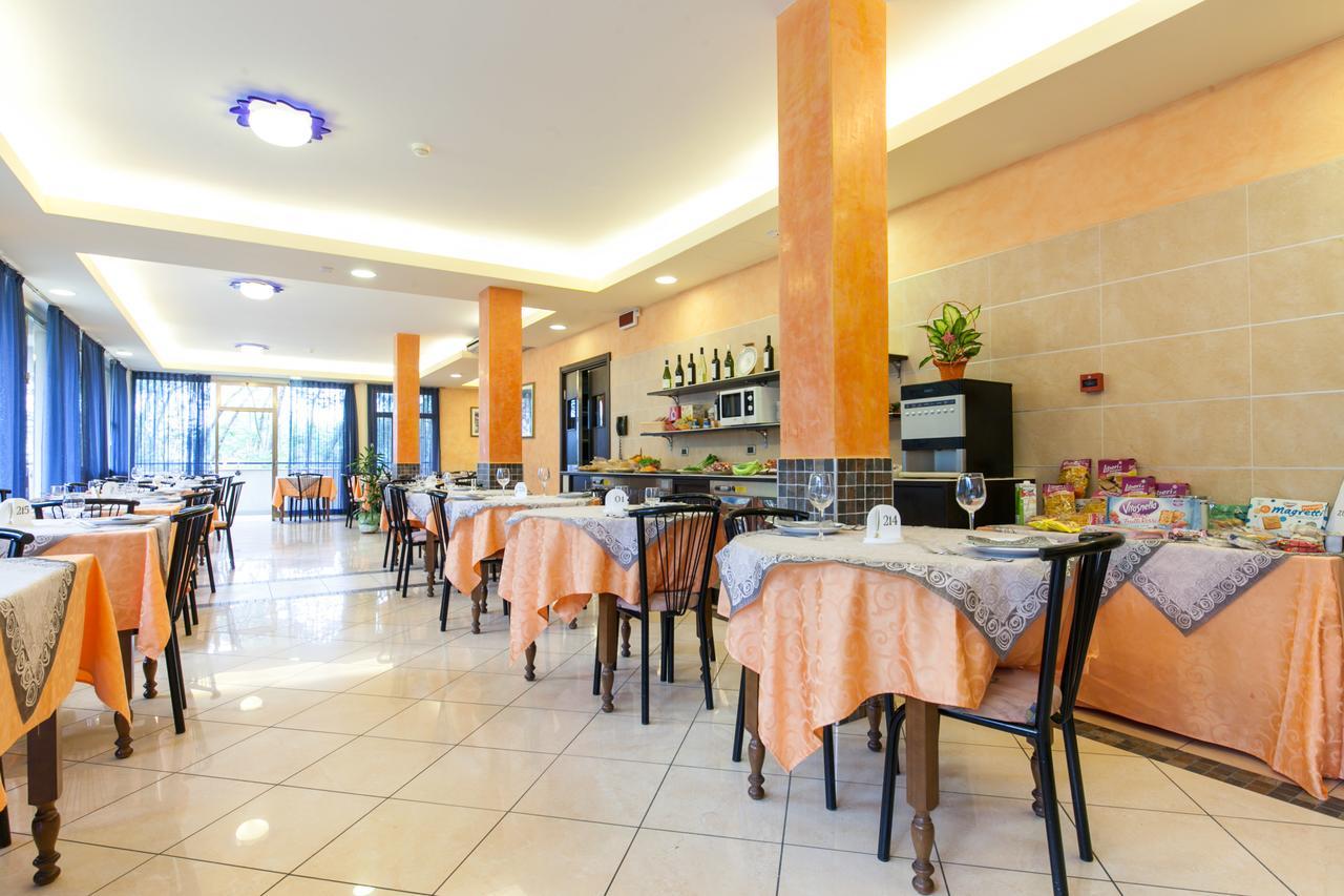 Hotel Krone Lido di Classe Esterno foto