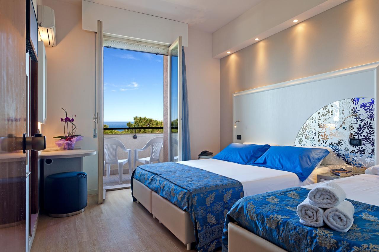 Hotel Krone Lido di Classe Esterno foto